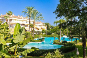 Sunny Golden Mile Apartment, Marbella